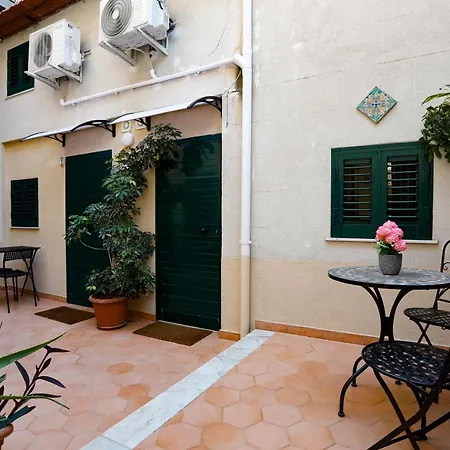 Bella Sicilia شقة